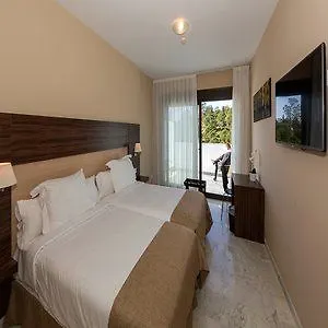 Ξενοδοχείο Abetos 4*